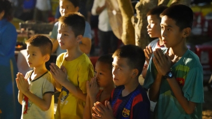 Nhóm Phật tử ở Hà Tĩnh tổ chức Phật đản tại tư gia PL 2567